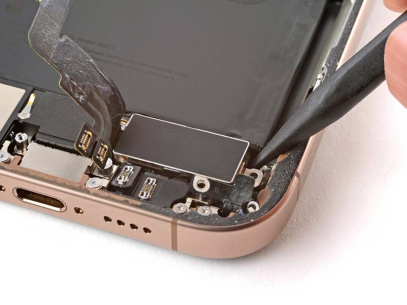Замена вибромотора iPhone 16 Pro Max