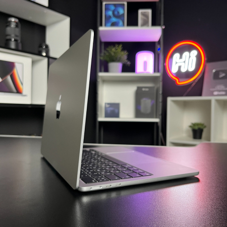 Уценка Apple MacBook Air 13" (M4, 2025) 24/512Gb SSD Silver IMEI: QKTV