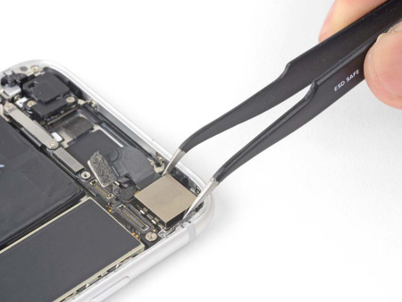 Замена глазка камеры iPhone SE 2020