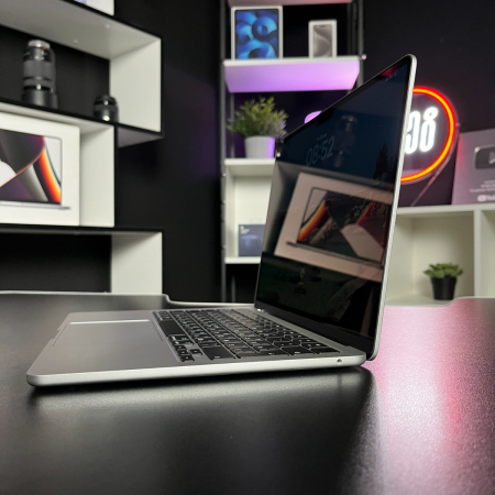 Уценка Apple MacBook Air 13" (M4, 2025) 24/512Gb SSD Silver IMEI: QKTV